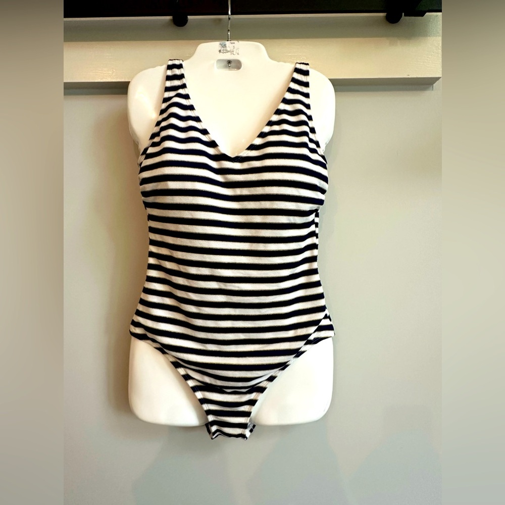 Heat one piece navy, white and gold detail swimsuit size XL